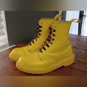 Yellow Mono Pascal Docs